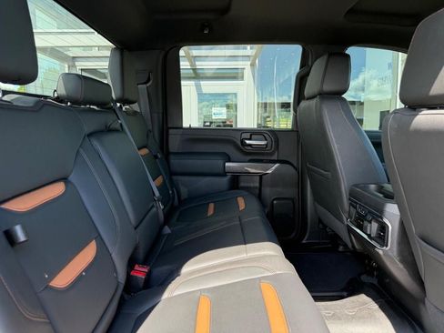 Used 2023 GMC Sierra 2500 AT4 AWD/4WD image 10