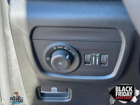 Certified 2025 Jeep Grand Cherokee Limited image 31