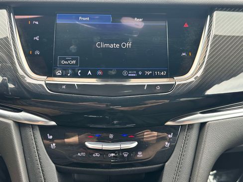 Used 2024 Cadillac XT6 Sport w/ Technology Package AWD/4WD image 13