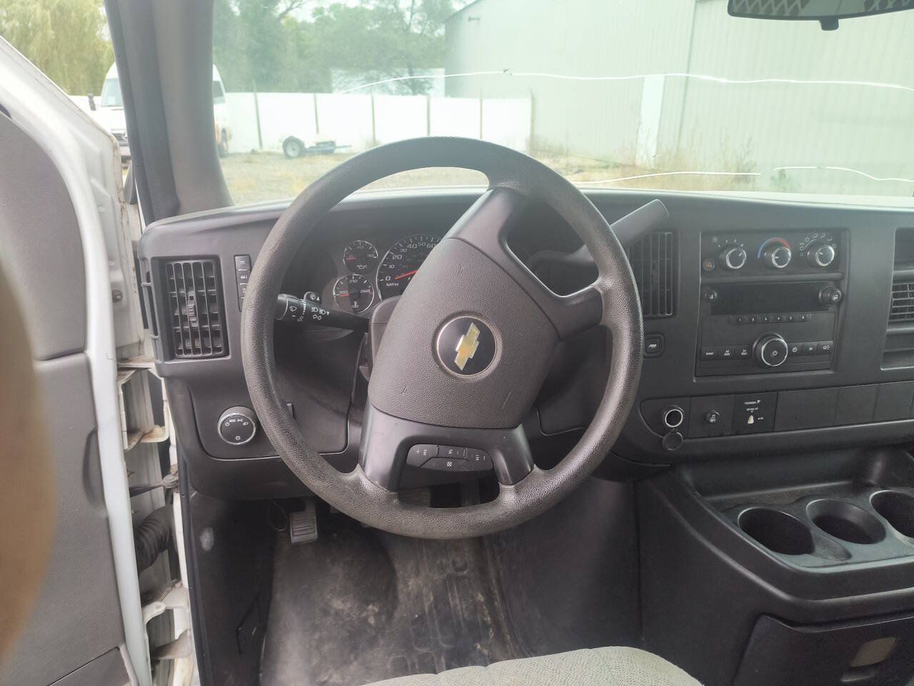 Used 2014 Chevrolet Express 2500 RWD image 30