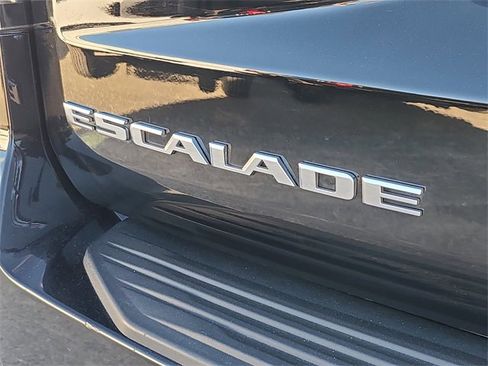 Used 2023 Cadillac Escalade Sport image 10