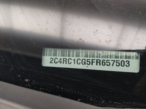 Used 2015 Chrysler Town & Country Touring-L w/ Driver Convenience Group FWD image 33