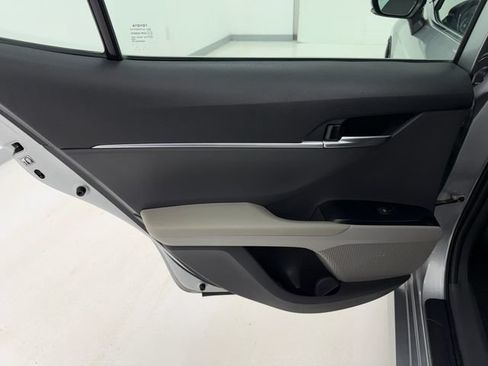 Used 2019 Toyota Camry LE w/ Convenience Package FWD image 35