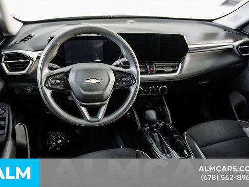 Used 2025 Chevrolet TrailBlazer LT FWD image 23