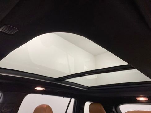 Certified 2022 Toyota Highlander Platinum image 29