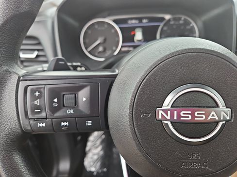 Used 2023 Nissan Rogue S image 14