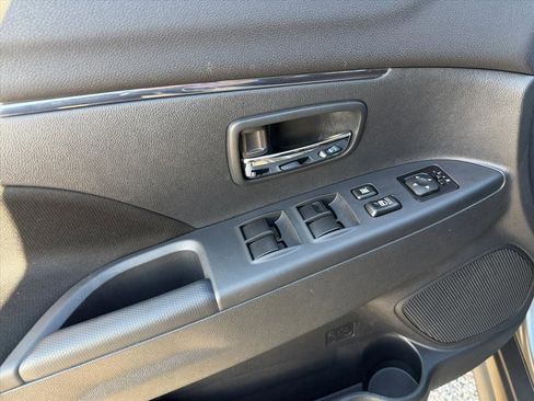 Used 2025 Mitsubishi Outlander Sport ES image 12