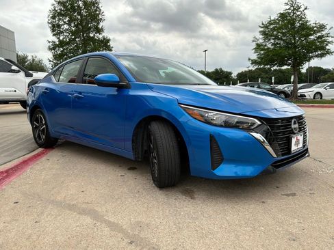 Used 2025 Nissan Sentra SV image 4