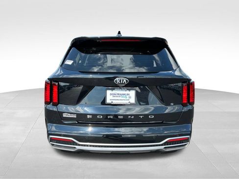 Used 2021 Kia Sorento S w/ Panoramic Sunroof Package FWD image 3