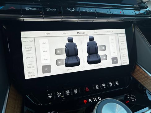 Used 2022 Jeep Grand Wagoneer Series II w/ Flexible Seating Group image 29