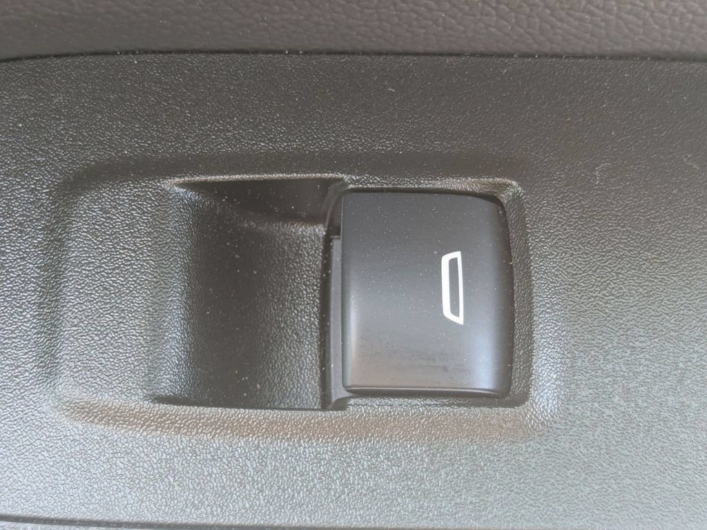 Used 2024 Chevrolet Equinox LT AWD/4WD image 33