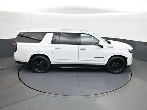 Used 2023 Chevrolet Suburban High Country w/ Advanced Technology Package AWD/4WD image 29