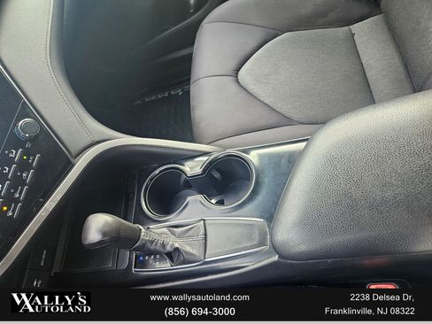 Used 2019 Toyota Camry LE FWD image 11