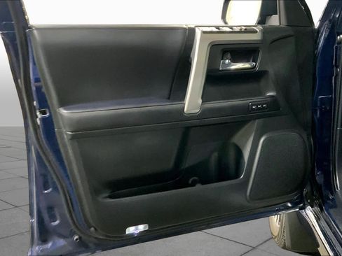 Used 2022 Toyota 4Runner Limited AWD/4WD image 22