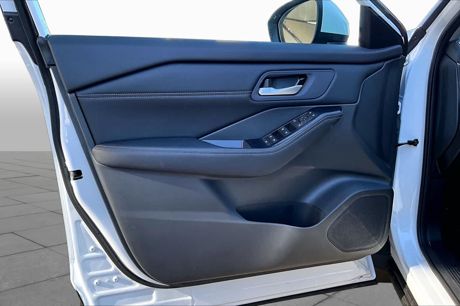 New 2026 Nissan Rogue SV AWD/4WD image 10