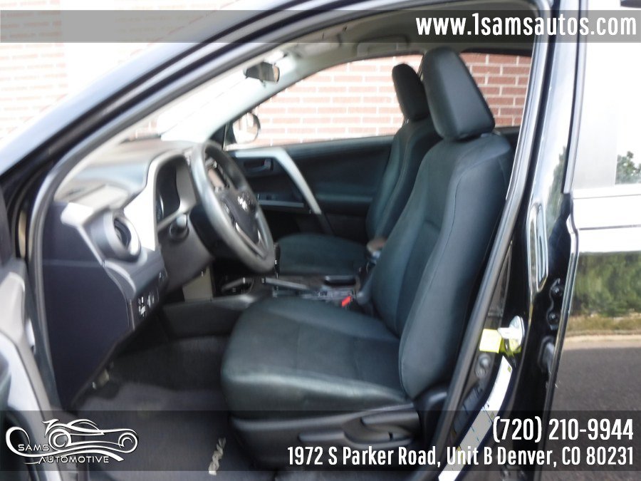 Used 2018 Toyota RAV4 LE w/ Carpet Mat Package AWD/4WD image 11