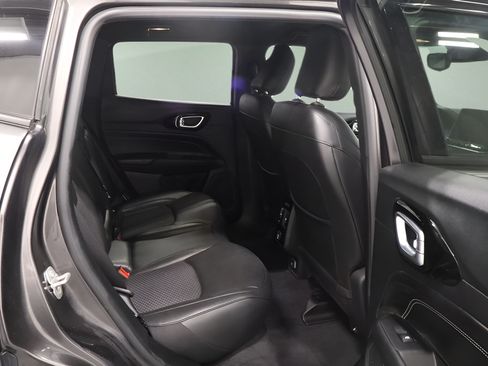 Certified 2022 Jeep Compass Latitude AWD/4WD image 17