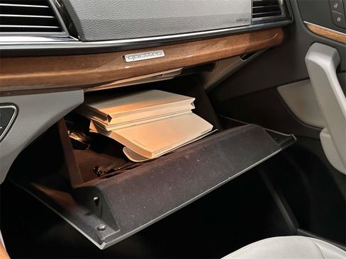 Used 2022 Audi Q5 2.0T Premium image 31