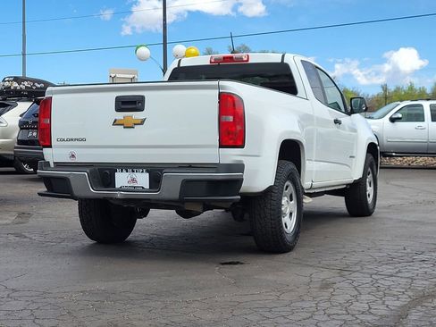 Used 2018 Chevrolet Colorado W/T AWD/4WD image 9