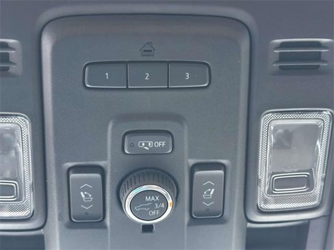 Used 2022 Chevrolet Tahoe LT w/ Luxury Package image 34