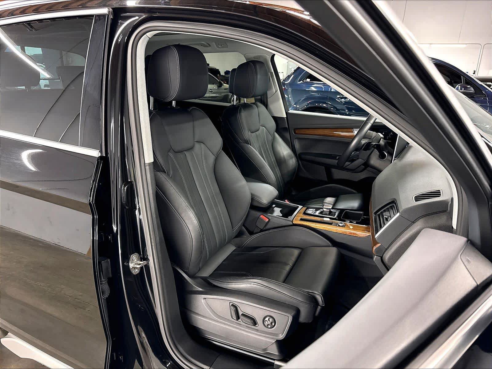 Used 2024 Audi Q5 e Premium AWD/4WD image 11