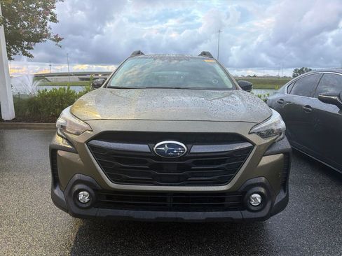Used 2023 Subaru Outback Premium AWD/4WD image 2