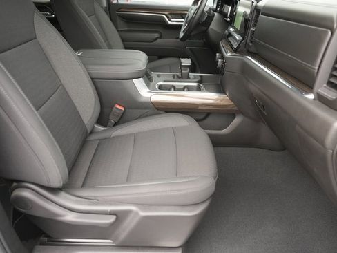 Used 2024 Chevrolet Silverado 1500 LT image 18