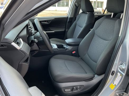 Used 2025 Toyota RAV4 XLE image 14