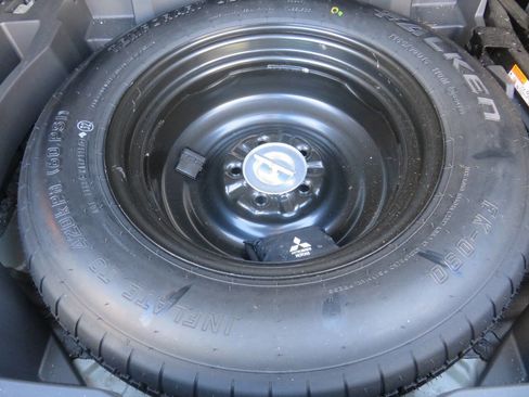 Used 2018 Mitsubishi Eclipse Cross ES image 37