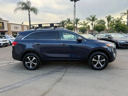 Used 2016 Kia Sorento EX image 4