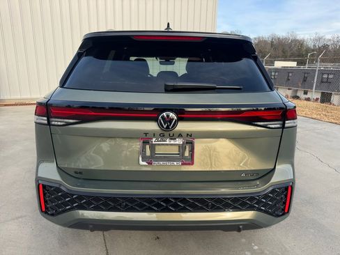 New 2026 Volkswagen Tiguan SE R-Line AWD/4WD image 14