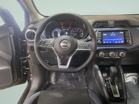 Used 2025 Nissan Versa SV FWD image 17