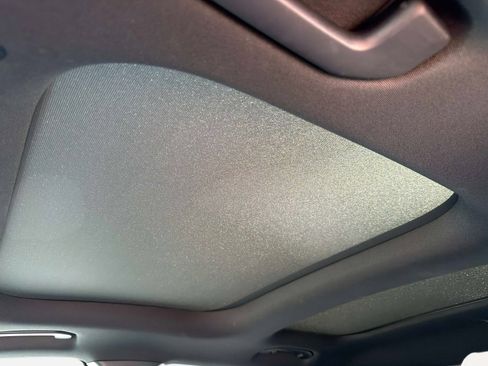 Used 2025 Mercedes-Benz GLA 250 4MATIC image 36