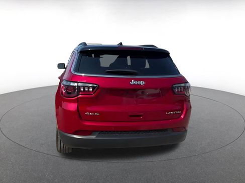 Used 2025 Jeep Compass Limited image 7