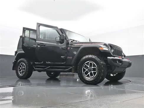 Used 2024 Jeep Wrangler Unlimited Rubicon image 31