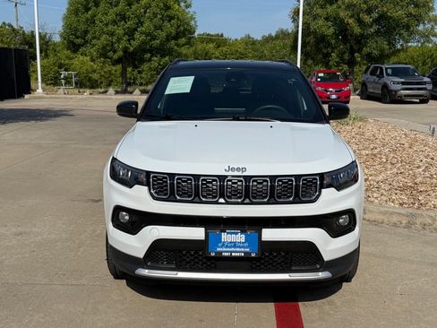 Used 2025 Jeep Compass Limited AWD/4WD image 9