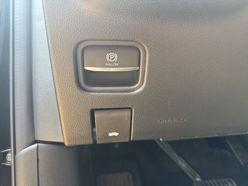 New 2025 Jeep Grand Cherokee L Laredo image 24