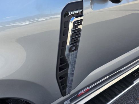 Used 2023 Ford F250 Lariat w/ Chrome Package image 39