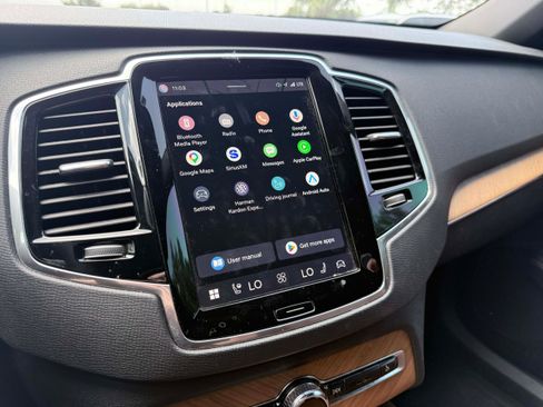 Certified 2024 Volvo XC90 T8 Plus AWD/4WD image 19