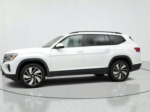 Used 2025 Volkswagen Atlas SE AWD/4WD image 8