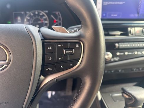 Certified 2025 Lexus ES 300h w/ Premium Package image 21