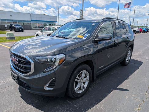 Used 2018 GMC Terrain SLE w/ Driver Convenience Package AWD/4WD image 4