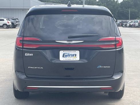 Used 2023 Chrysler Pacifica Limited FWD image 3
