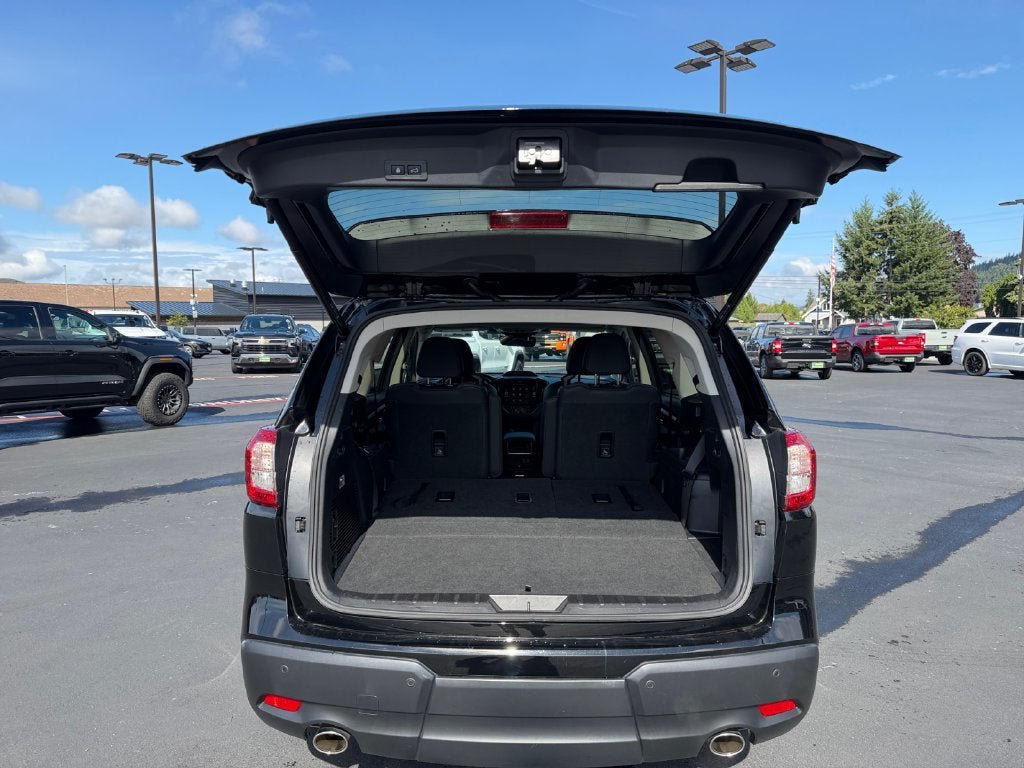 Used 2023 Subaru Ascent Onyx Edition Limited AWD/4WD image 23