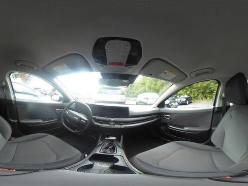 Used 2025 Kia K4 FWD image 33