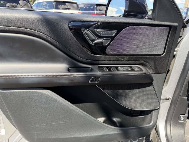 Certified 2023 Lincoln Aviator AWD w/ Premium Package image 18