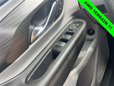 Used 2023 GMC Terrain SLE w/ Driver Convenience Package image 24