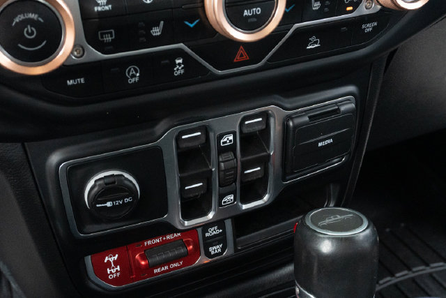 Used 2021 Jeep Gladiator Rubicon AWD/4WD image 24