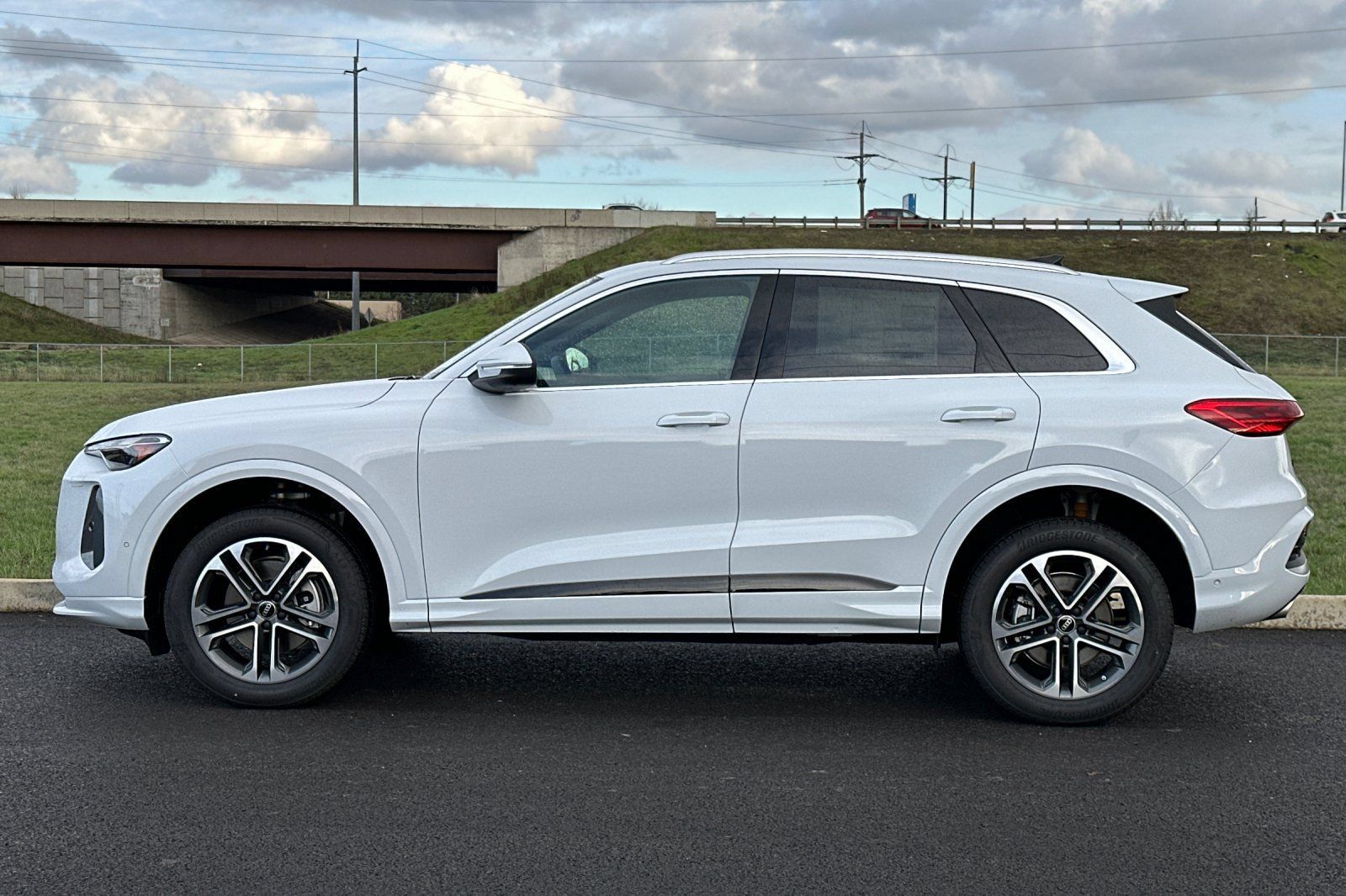 Used 2025 Audi Q5 Premium w/ Convenience Package AWD/4WD image 6