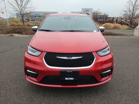 New 2026 Chrysler Pacifica Pinnacle w/ Trailer Tow Group image 14